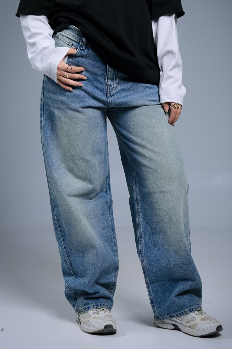 REAL BAGGY IN LIGHT WASH	